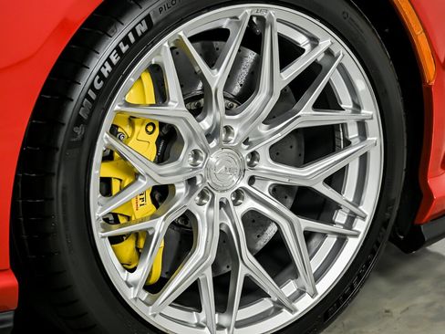 Used 2019 Ferrari 812 Superfast RWD image 12