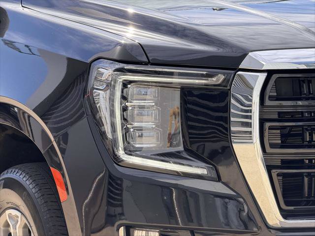 Used 2023 GMC Yukon XL SLE AWD/4WD image 12