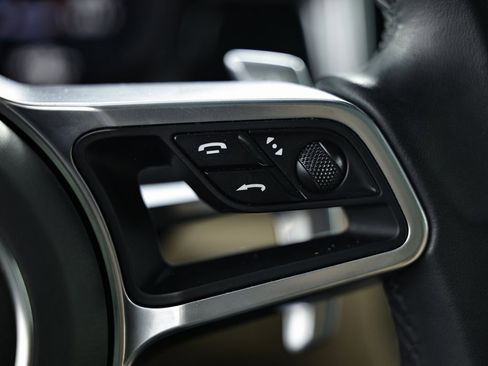 Certified 2021 Porsche Macan image 37