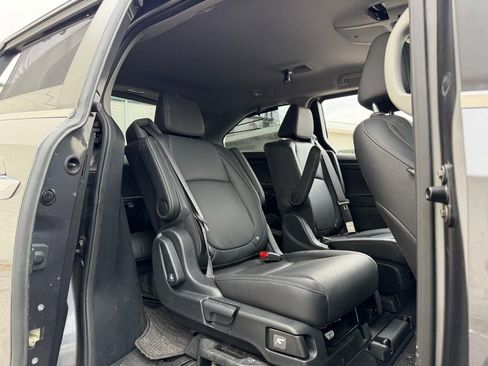 Used 2023 Honda Odyssey Touring image 13