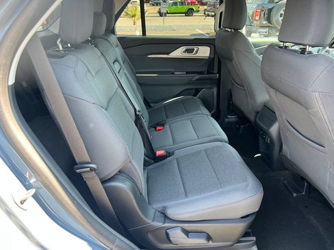 New 2026 Ford Explorer Active RWD image 17