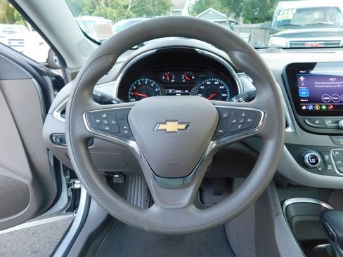 Used 2021 Chevrolet Malibu LT FWD image 8