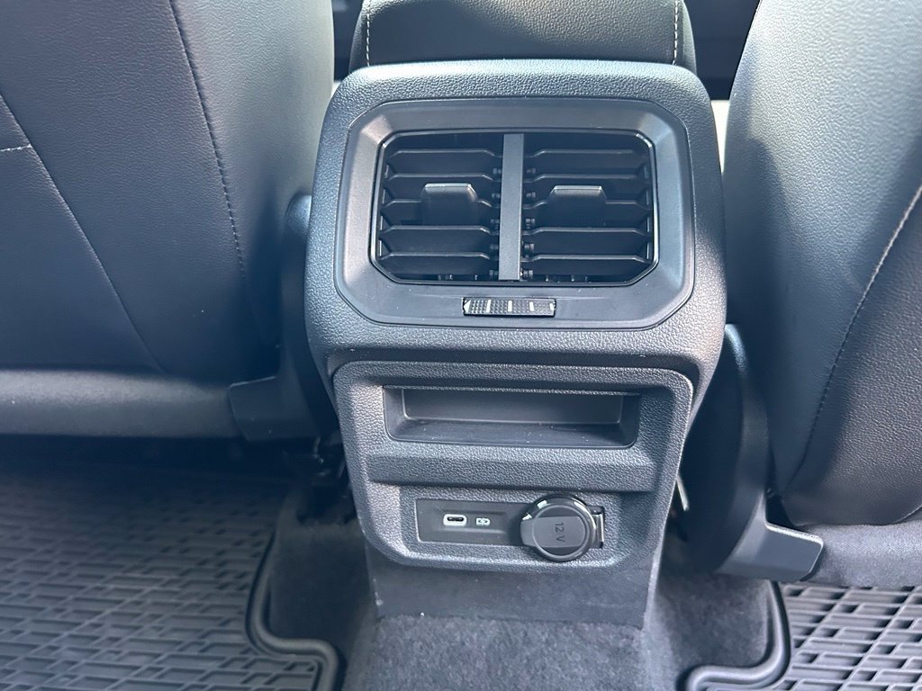 Certified 2023 Volkswagen Tiguan SE R-Line FWD image 42