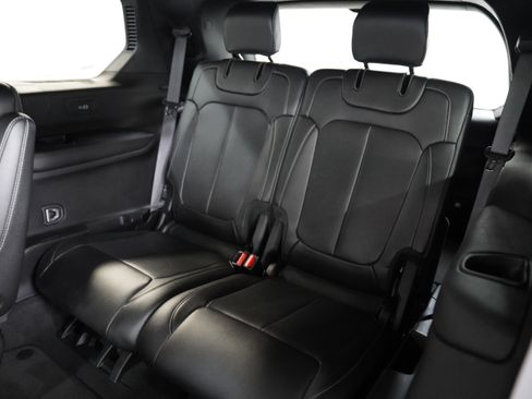 Certified 2024 Jeep Grand Cherokee L Limited w/ Luxury Tech Group II image 6