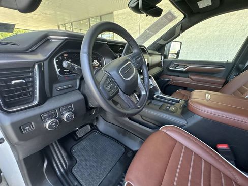 Certified 2026 GMC Sierra 2500 Denali Ultimate AWD/4WD image 10