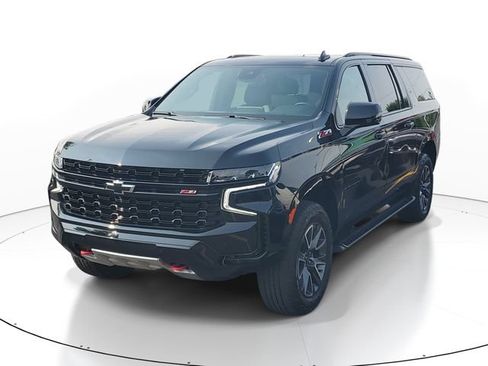 Used 2024 Chevrolet Suburban Z71 w/ Luxury Package AWD/4WD image 2