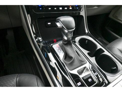 Used 2022 Kia Carnival SX Prestige image 14