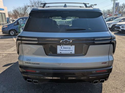Used 2024 Chevrolet Traverse RS w/ LPO, Floor Liner Package image 6