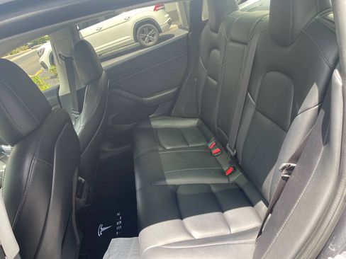 Used 2022 Tesla Model 3 Long Range AWD/4WD image 8