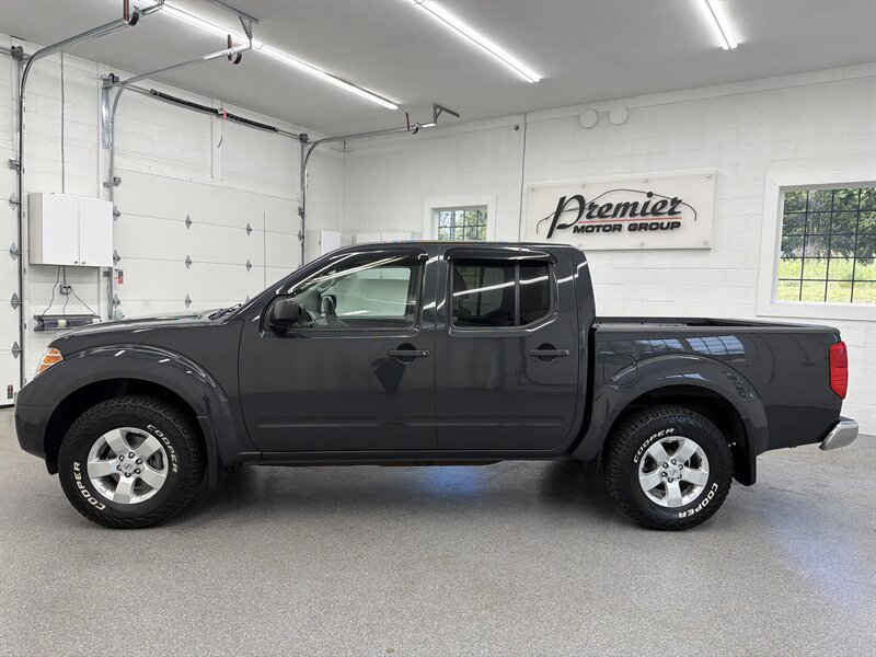 Used 2013 Nissan Frontier SV w/ SV Value Truck Pkg AWD/4WD image 8