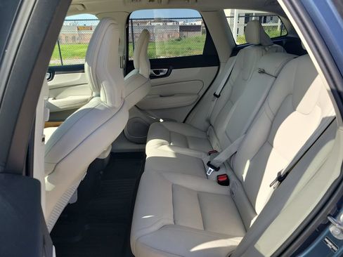 Used 2026 Volvo XC60 B5 Ultra AWD/4WD image 13