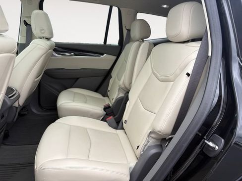 Used 2021 Cadillac XT6 Premium Luxury AWD/4WD image 13