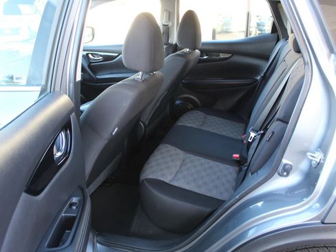 Used 2021 Nissan Rogue Sport SV FWD image 12