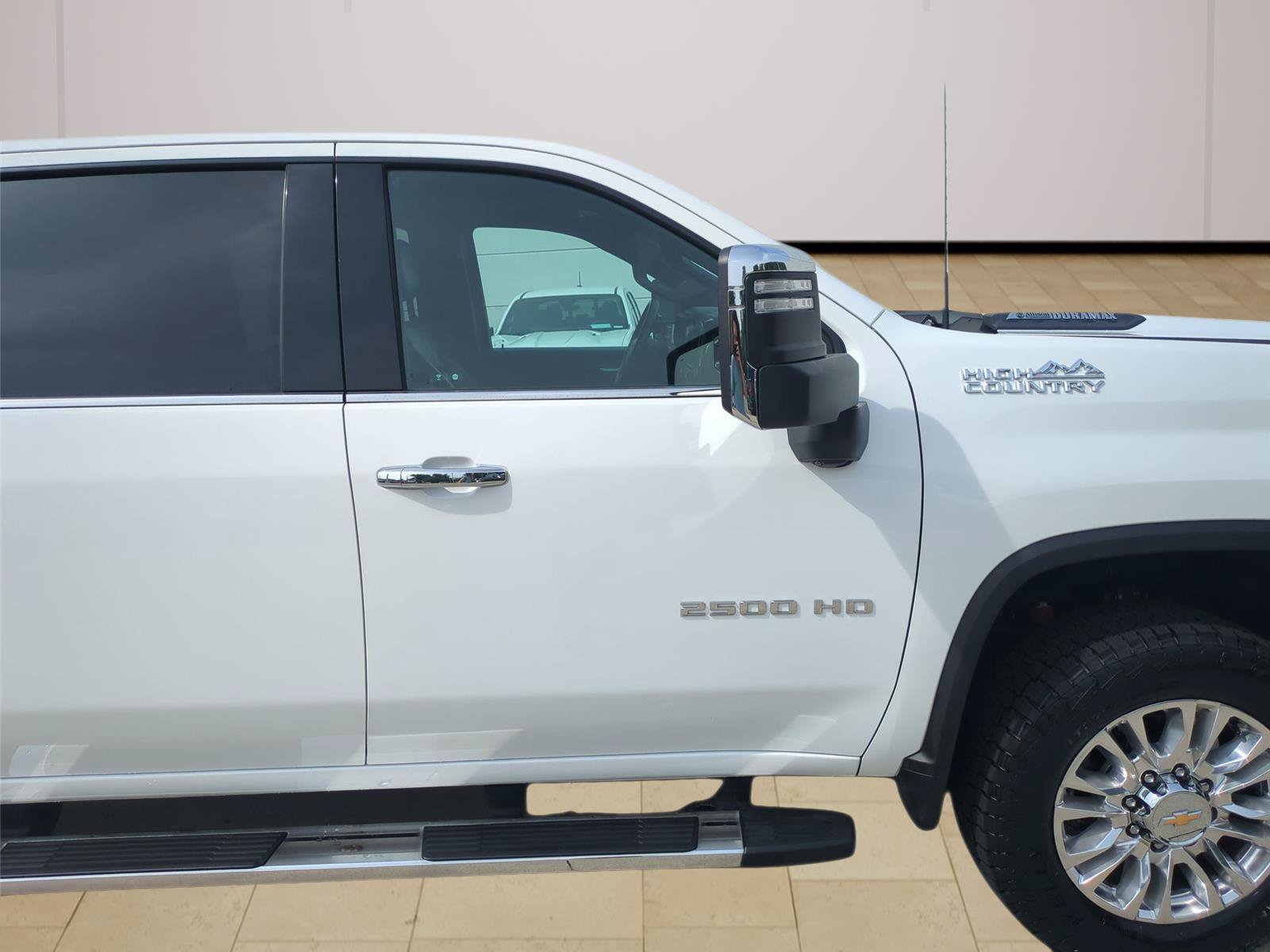 Used 2023 Chevrolet Silverado 2500 High Country w/ Safety Package II AWD/4WD image 33