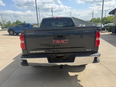 Used 2018 GMC Sierra 1500 SLE w/ SLE Value Package AWD/4WD image 8