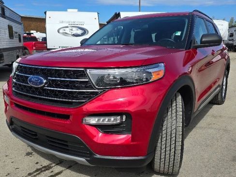 Used 2021 Ford Explorer XLT w/ Equipment Group 202A AWD/4WD image 2