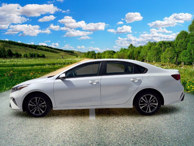 Used 2023 Kia Forte LXS FWD image 3
