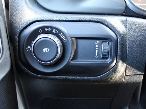 Used 2023 Jeep Wrangler Sahara image 20