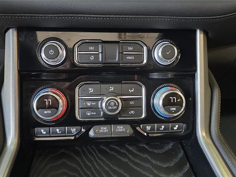 Used 2021 GMC Yukon Denali w/ Denali Ultimate Package image 23