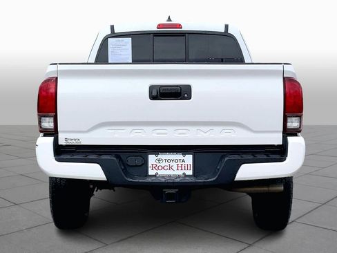 Used 2022 Toyota Tacoma SR image 5