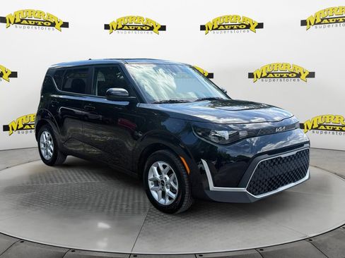 Used 2025 Kia Soul LX w/ LX Technology Package FWD image 7