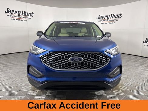 Used 2023 Ford Edge SE image 3