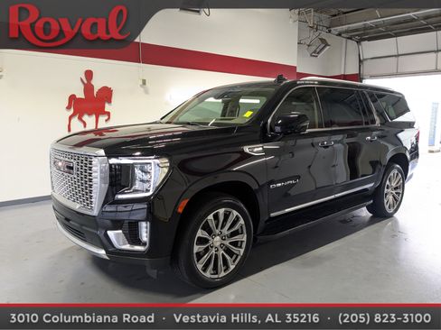 Used 2021 GMC Yukon XL Denali image 1