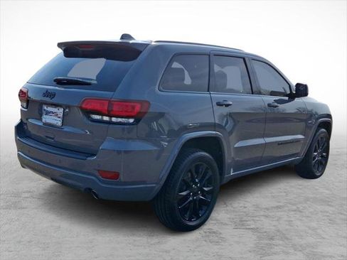 Certified 2022 Jeep Grand Cherokee Laredo X image 5