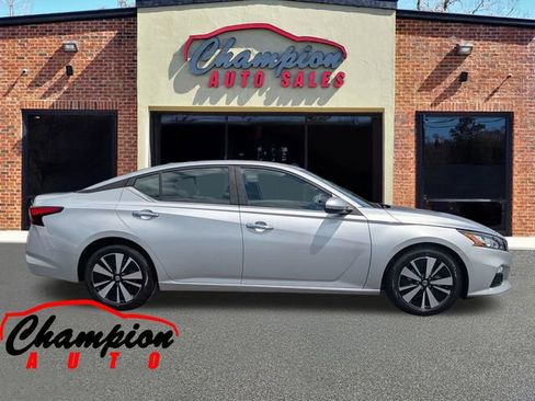 Used 2021 Nissan Altima 2.5 SV FWD image 3