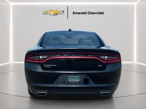 Used 2017 Dodge Charger SXT AWD/4WD image 5