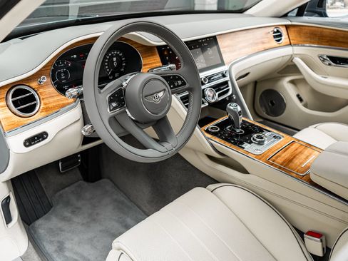 Certified 2026 Bentley Flying Spur Plug-In Hybrid AWD/4WD image 29