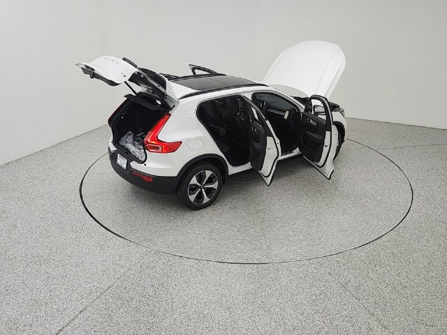 New 2026 Volvo XC40 B5 Plus w/ Protection Package Premier AWD/4WD image 23