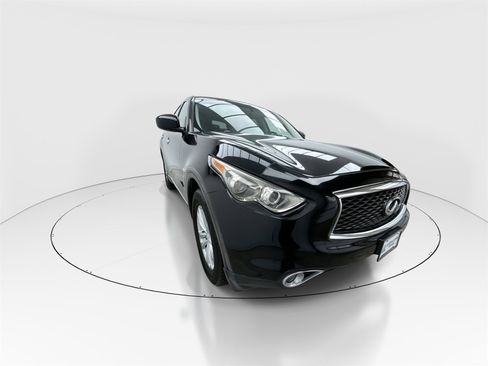 Used 2017 INFINITI QX70 2WD image 2