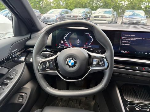 Used 2024 BMW 530i xDrive AWD/4WD image 13