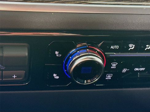New 2026 GMC Sierra 1500 SLE AWD/4WD image 14