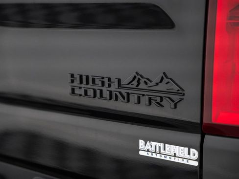 Used 2025 Chevrolet Silverado 1500 High Country w/ Midnight Edition AWD/4WD image 8