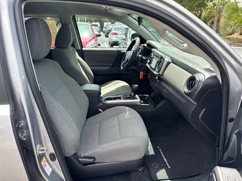 Used 2018 Toyota Tacoma SR5 RWD image 21