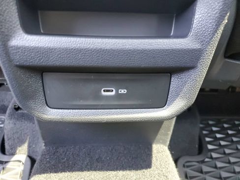 Certified 2023 Volkswagen Taos SE w/ Panoramic Sunroof Package FWD image 12