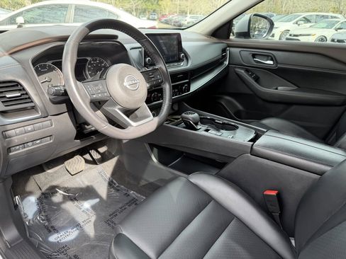 Used 2023 Nissan Rogue SV w/ SV Premium B Package image 21