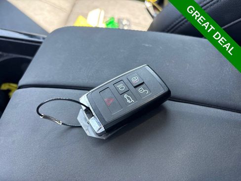 Used 2025 Land Rover Range Rover Velar Dynamic SE AWD/4WD image 27