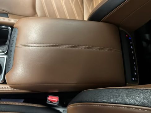 Used 2024 Nissan Pathfinder Platinum w/ Cargo Package AWD/4WD image 19