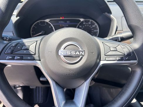 Used 2025 Nissan Altima 2.5 SV FWD image 28