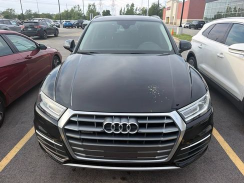 Used 2020 Audi Q5 2.0T Premium w/ Convenience Package AWD/4WD image 2