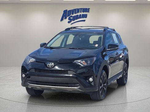 Used 2018 Toyota RAV4 Adventure image 2