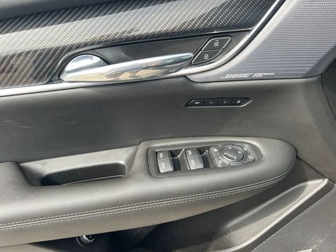 Used 2023 Cadillac XT6 Sport image 11