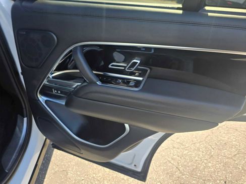 Used 2022 Land Rover Range Rover SE image 13