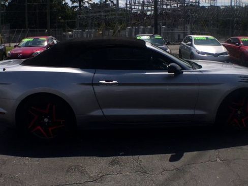 Used 2020 Ford Mustang Premium image 9