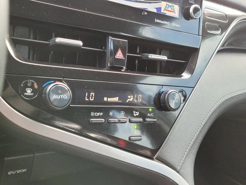 Used 2023 Toyota Camry XLE image 24