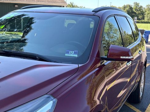 Used 2015 Chevrolet Traverse LT w/ Style and Technology Package image 12