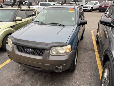 Used 2005 Ford Escape XLT image 5